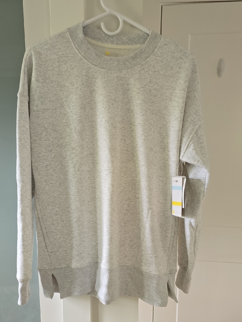 Zella Fleece-Lined Sweatshirt with pockets, size small